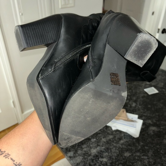 Cow girl boots - worn once - Picture 3 of 3